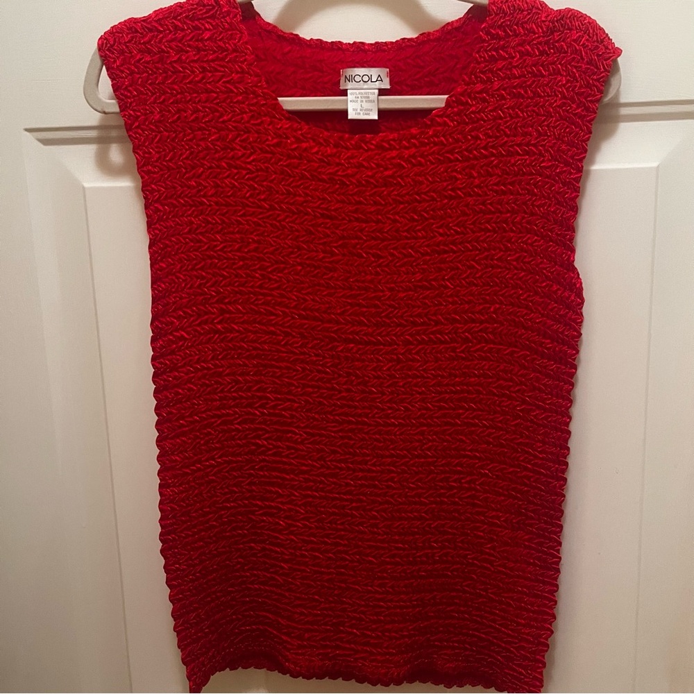Nicola Large Red Sleeveless Crinkle Y2K Vintage Top